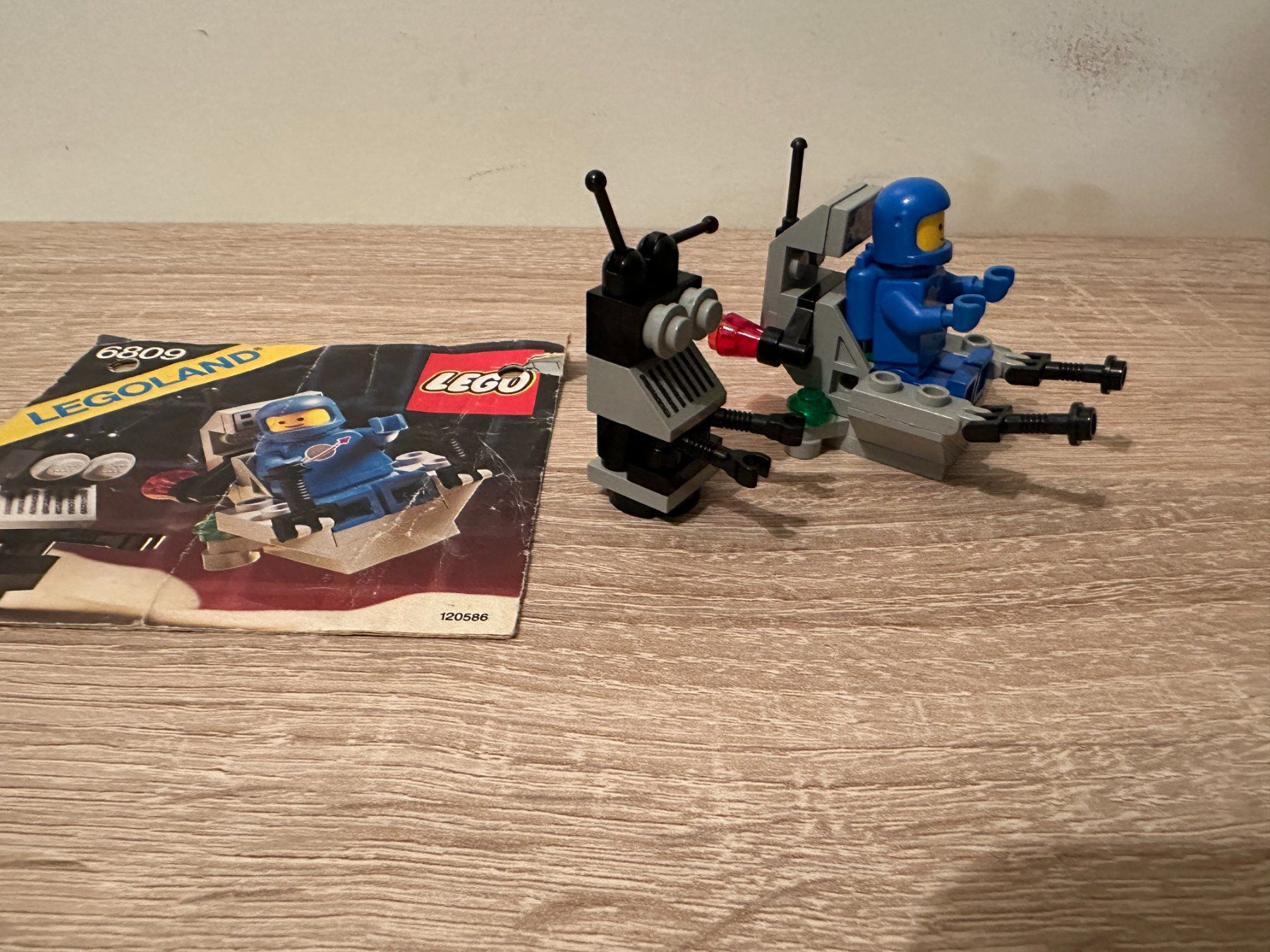 Legoland Kit di costruzioni: LEGO Space 6809 XT-5 and Droid – Usato da Basel venduto da Don-Angel 3
