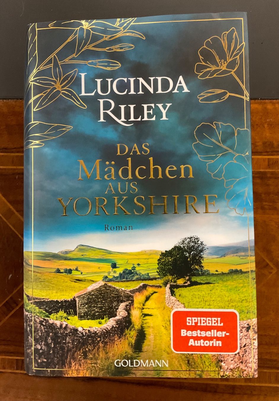 Libri: Das Mädchen aus Yorkshire, Lucinda Riley – Usato da Niederteufen venduto da sicmu