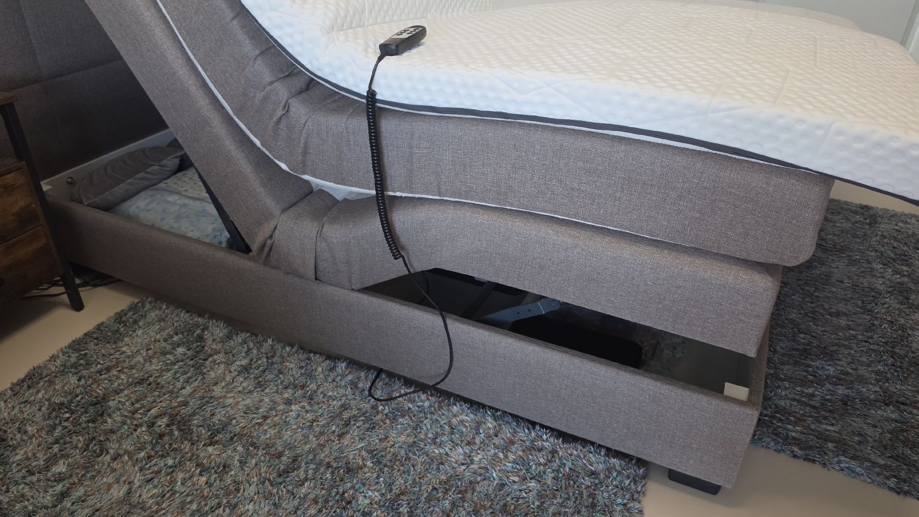 Letti: elektrisch verstellbares Boxspringbett mit Bettkasten – Usato da Bülach venduto da hoppelmel 8