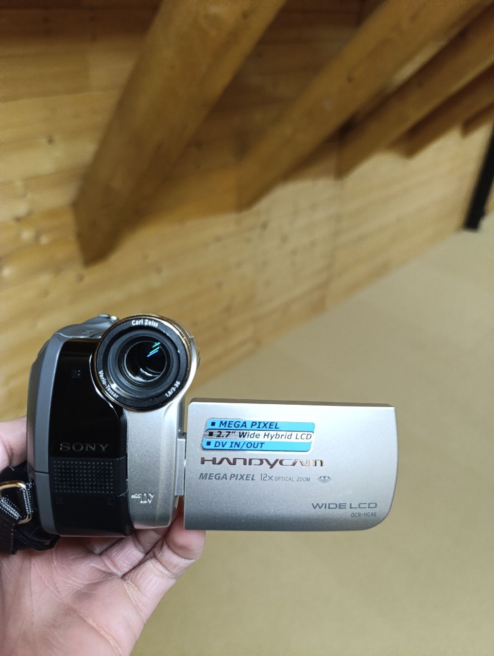 Sony Videocamere: Sony Handycam DCR-HC48 – Nuovo (secondo la descrizione) da Stäfa venduto da Phenomenom 1