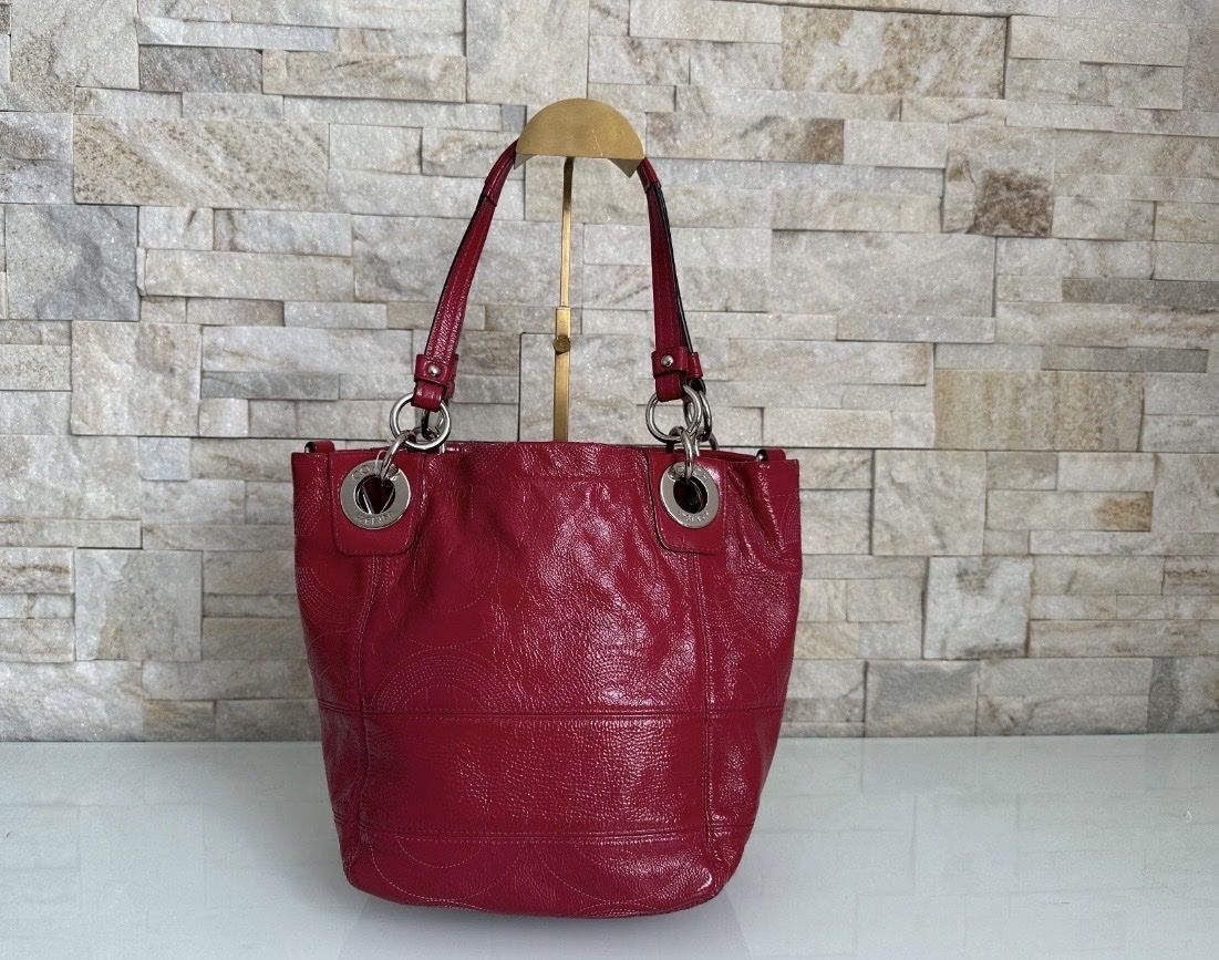 Coach Taschen für Damen: Rote Coach Tasche – Gebraucht aus Fahrweid von Florarose