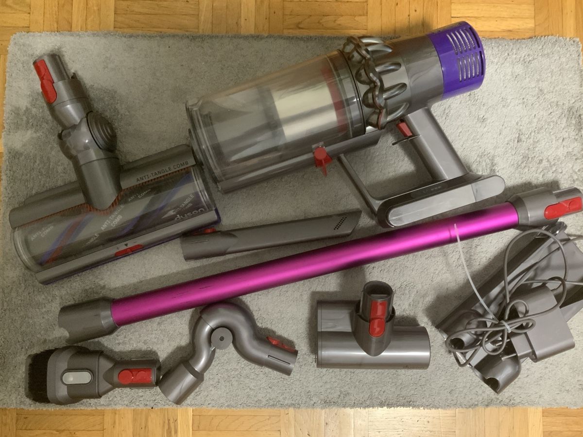 Dyson Aspirapolveri & Accessori: Aspirateur Dyson V10 – Usato da Lausanne venduto da cjrrviseu