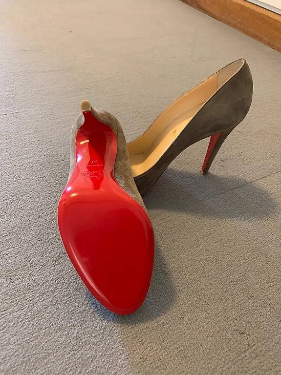 Scarpe da donna: Louboutin – Usato da Aarau venduto da MyriamKlingler 2