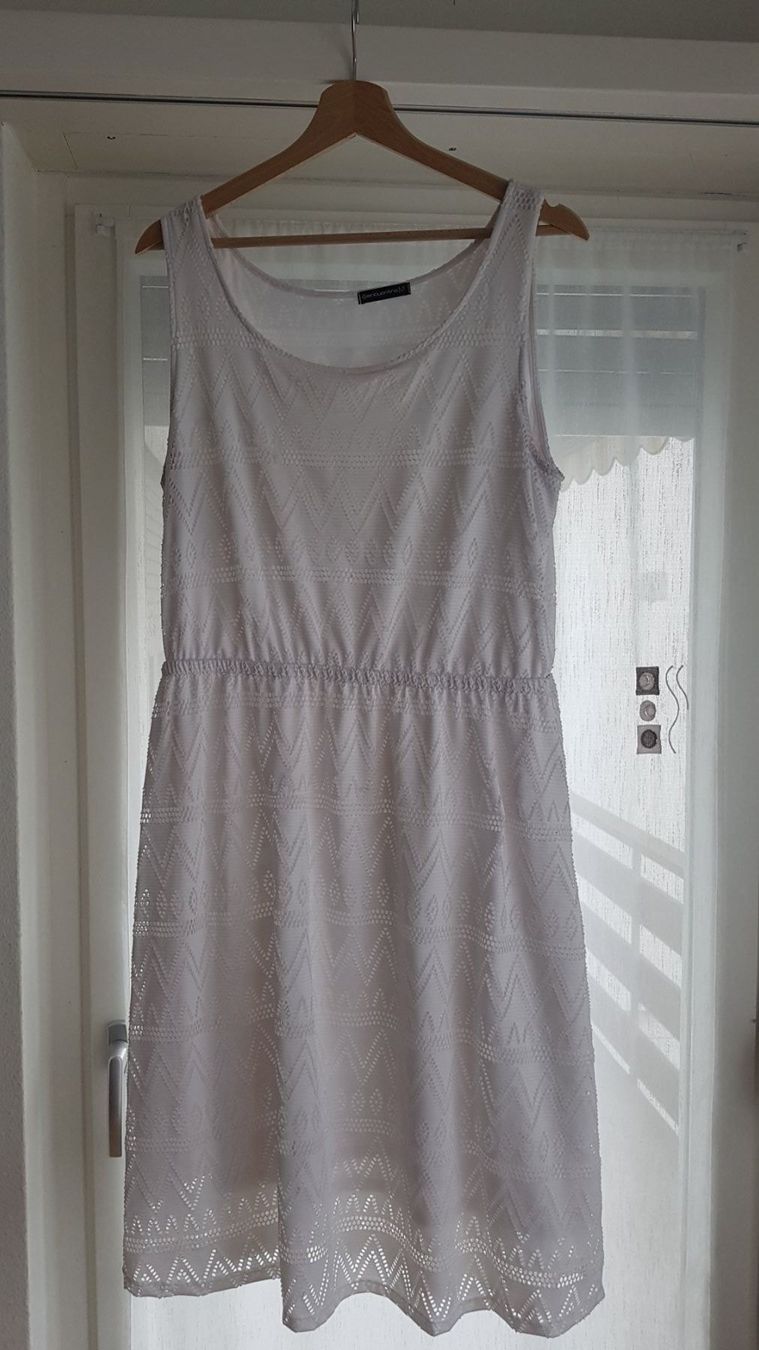 Kleider: Schönes Kleid Gr M – Gebraucht aus Schöfflisdorf von CrRG21