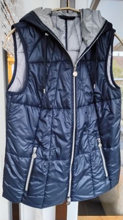 Bonita Gilet dunkelblau mit Kapuze Grösse 40 wie neu