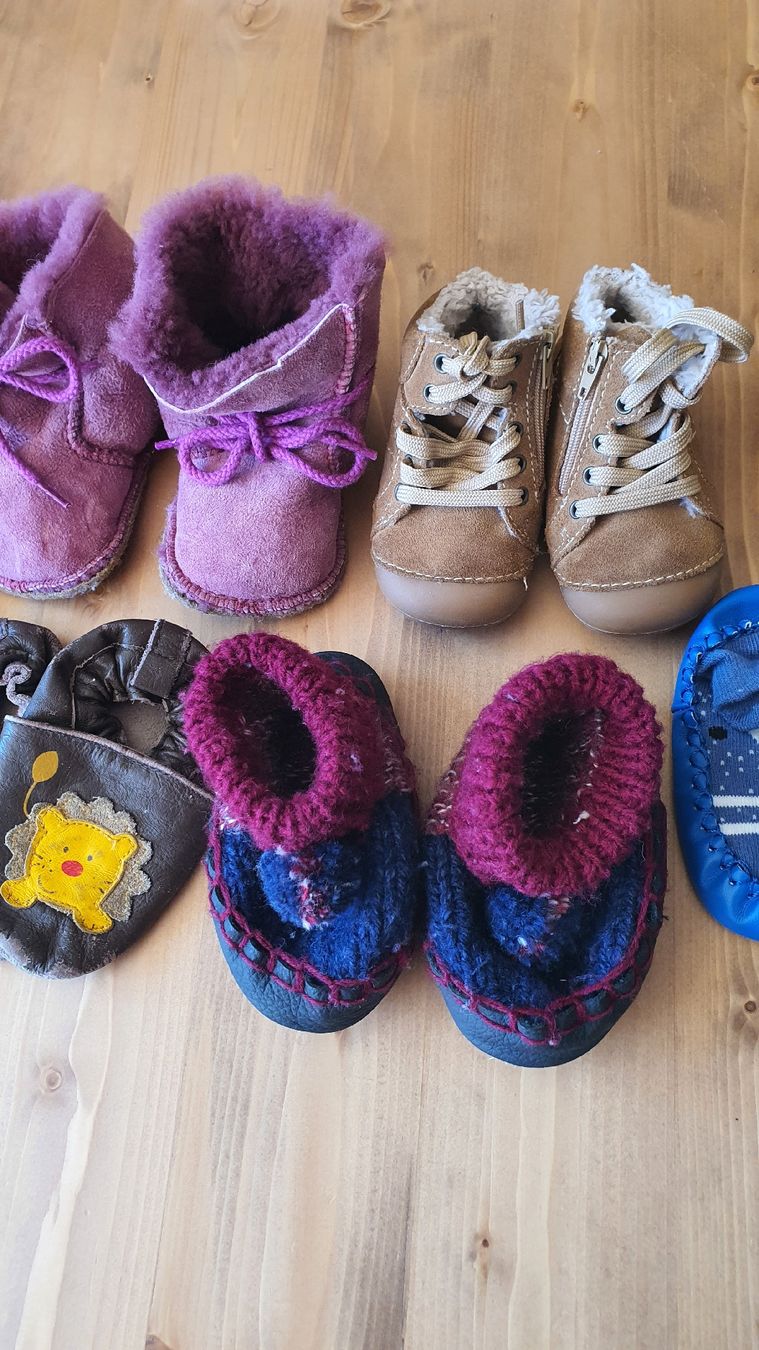 Schuhe für Jungen: 6 Paar Schuhe in Gr. 19/20 – Gebraucht aus Flawil von minggeli83 2