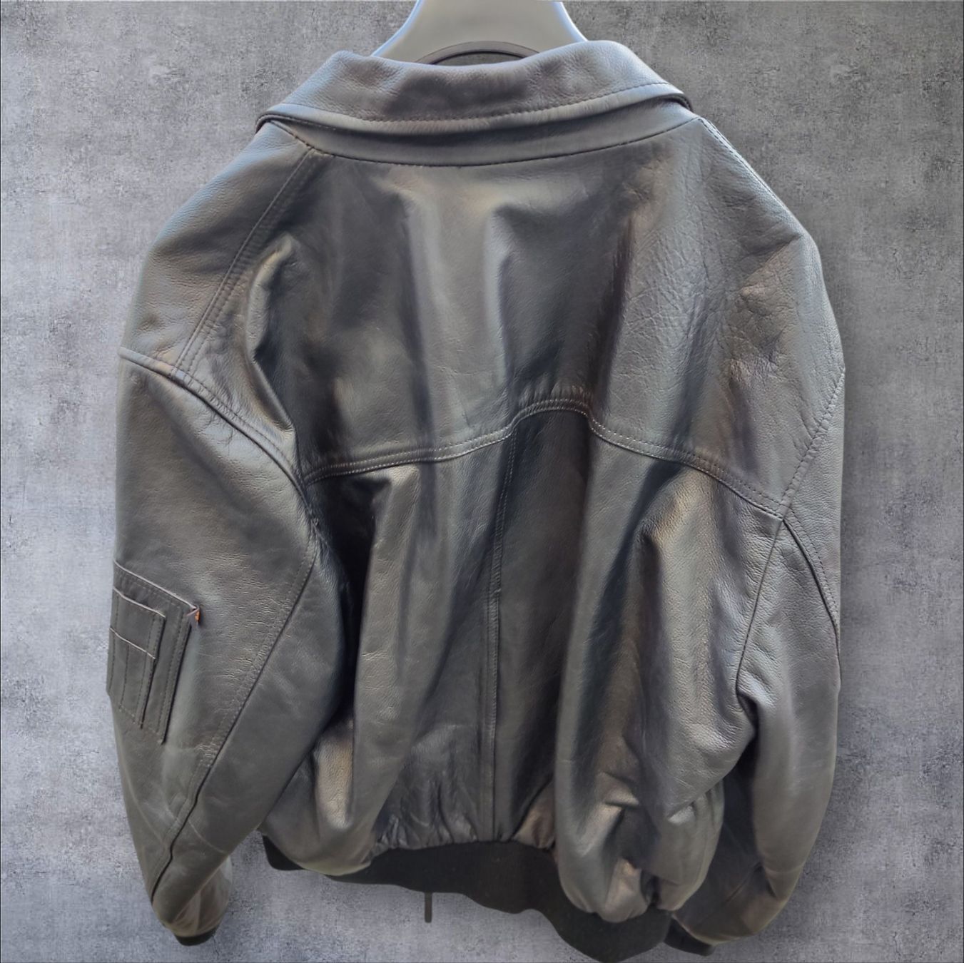 Alpha Industries Giacche: 100% Original Alpha Lederjacke Bomberjacke echtes Leder XL – Nuovo (secondo la descrizione) da Rorschach venduto da Mr_fairprice 4