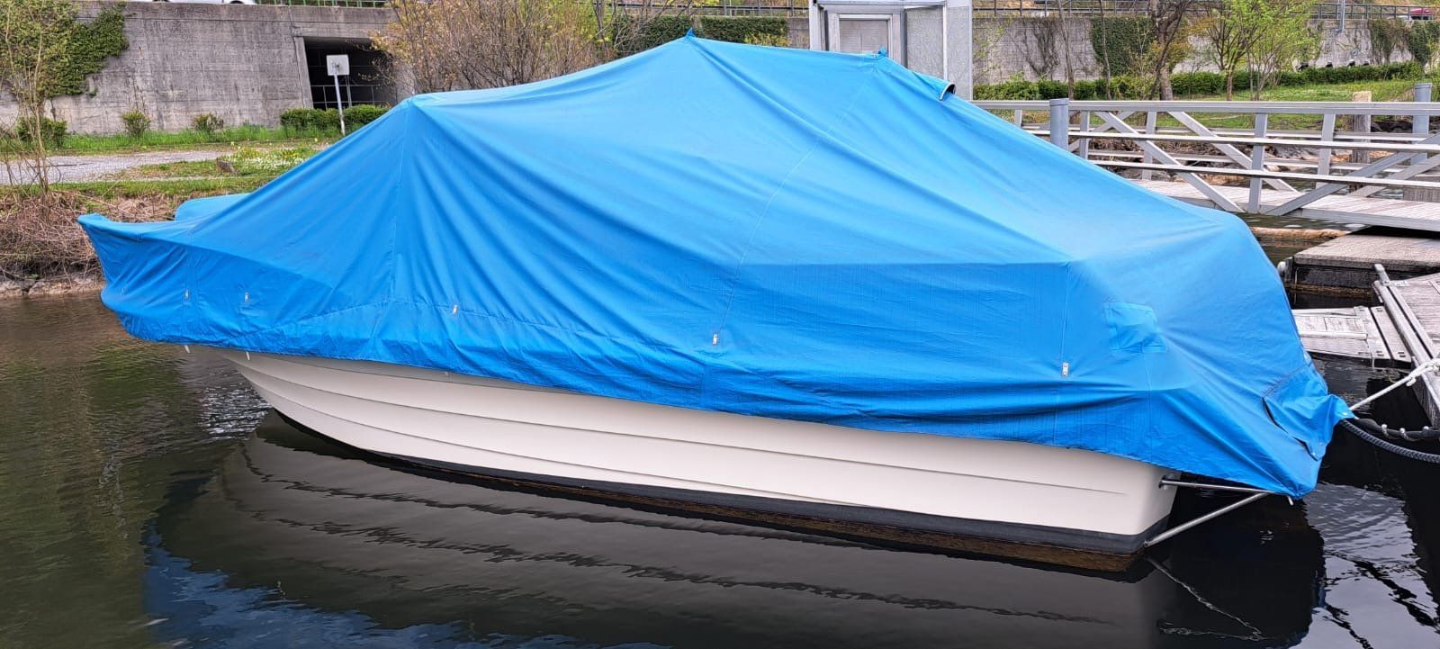 Draco Boote: DRACO 2400 ST VON 1 HAND – Gebraucht aus Avenches von BOOTTRANSPORTE 1