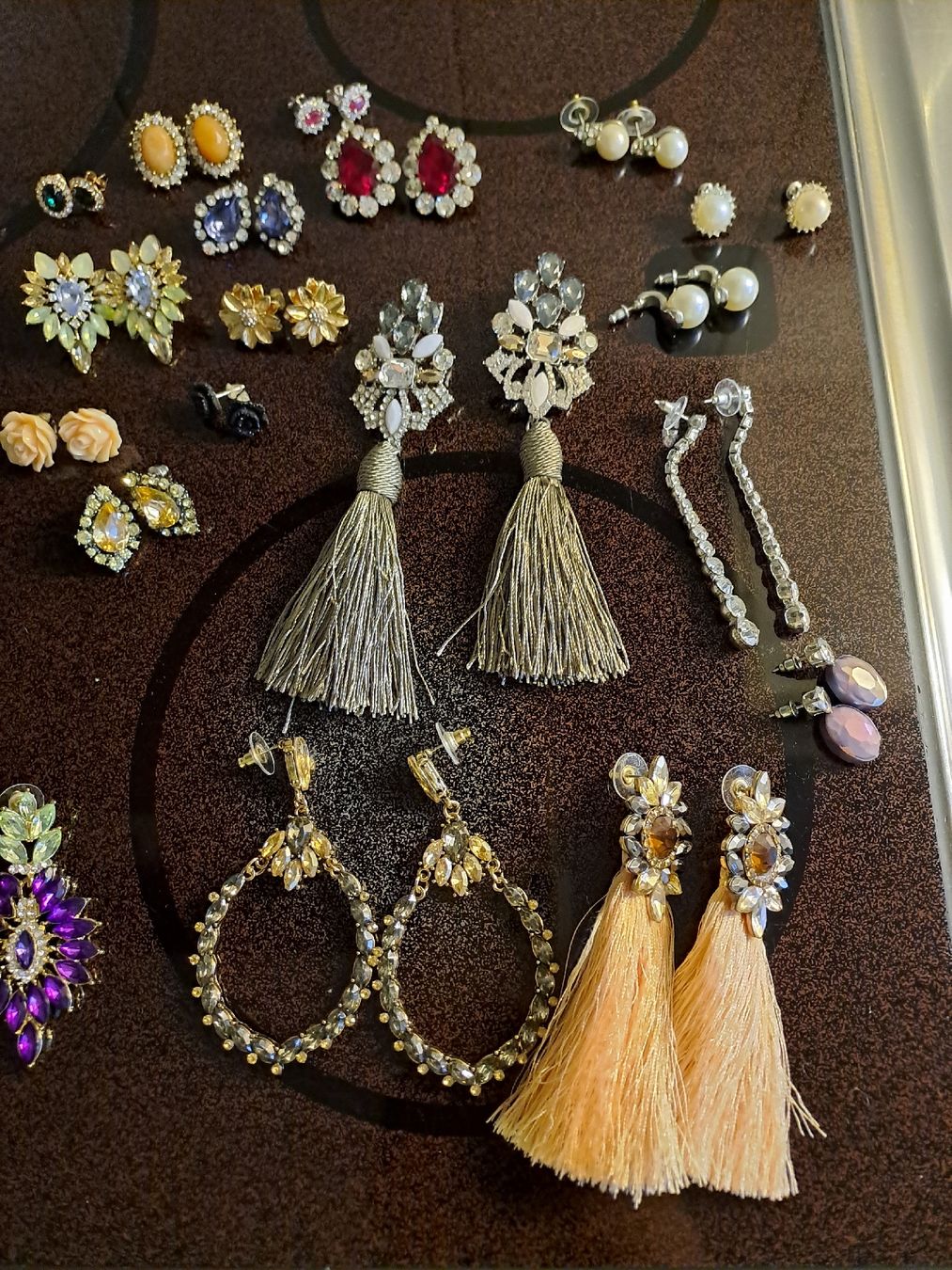Altri gioielli: Grosse Sammlung Modeschmuck Ohrringe verschiedene Modelle – Usato da Rickenbach LU venduto da bishiida 1