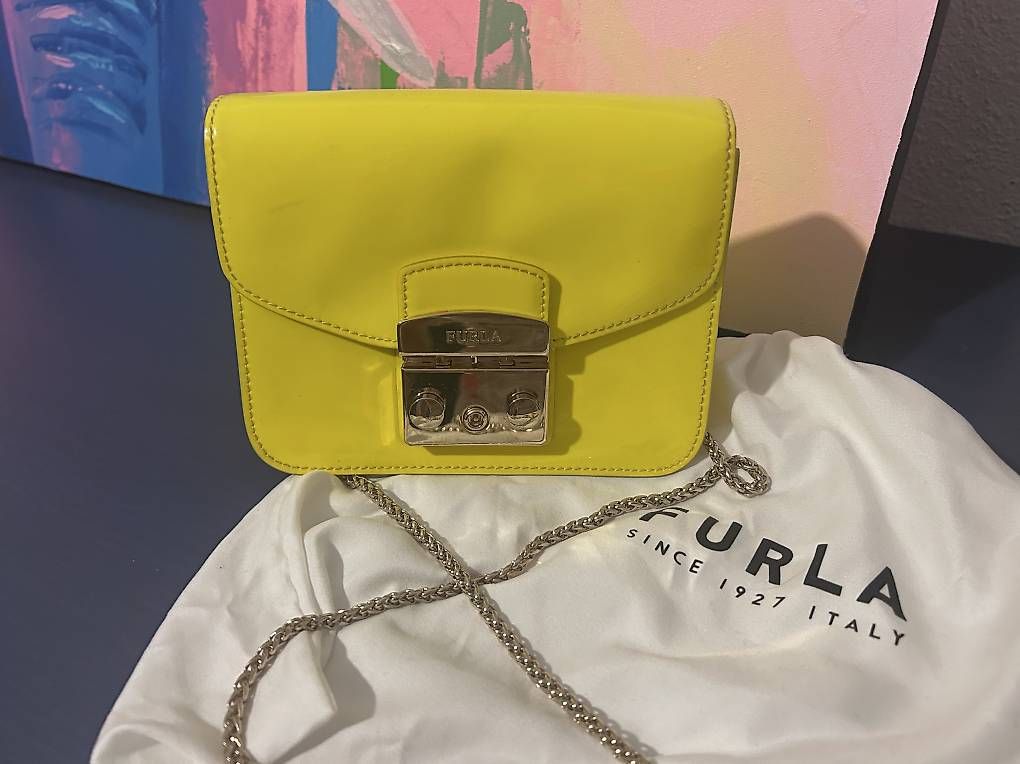 Furla Sacs femmes: FURLA YELLOW BAG – D'occasion à Schlieren par jul_yrw7