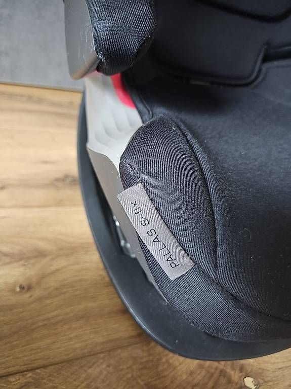 Seggiolini per auto: Siège auto Cybex Pallas S-Fix – Usato da Arzier-Le Muids venduto da charly_04 4