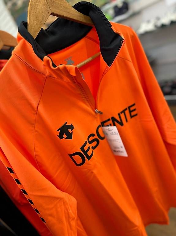 Pullover & Sweatshirts: Descente Pullover Orange NEU – Gebraucht aus Sursee von pil_xg2h