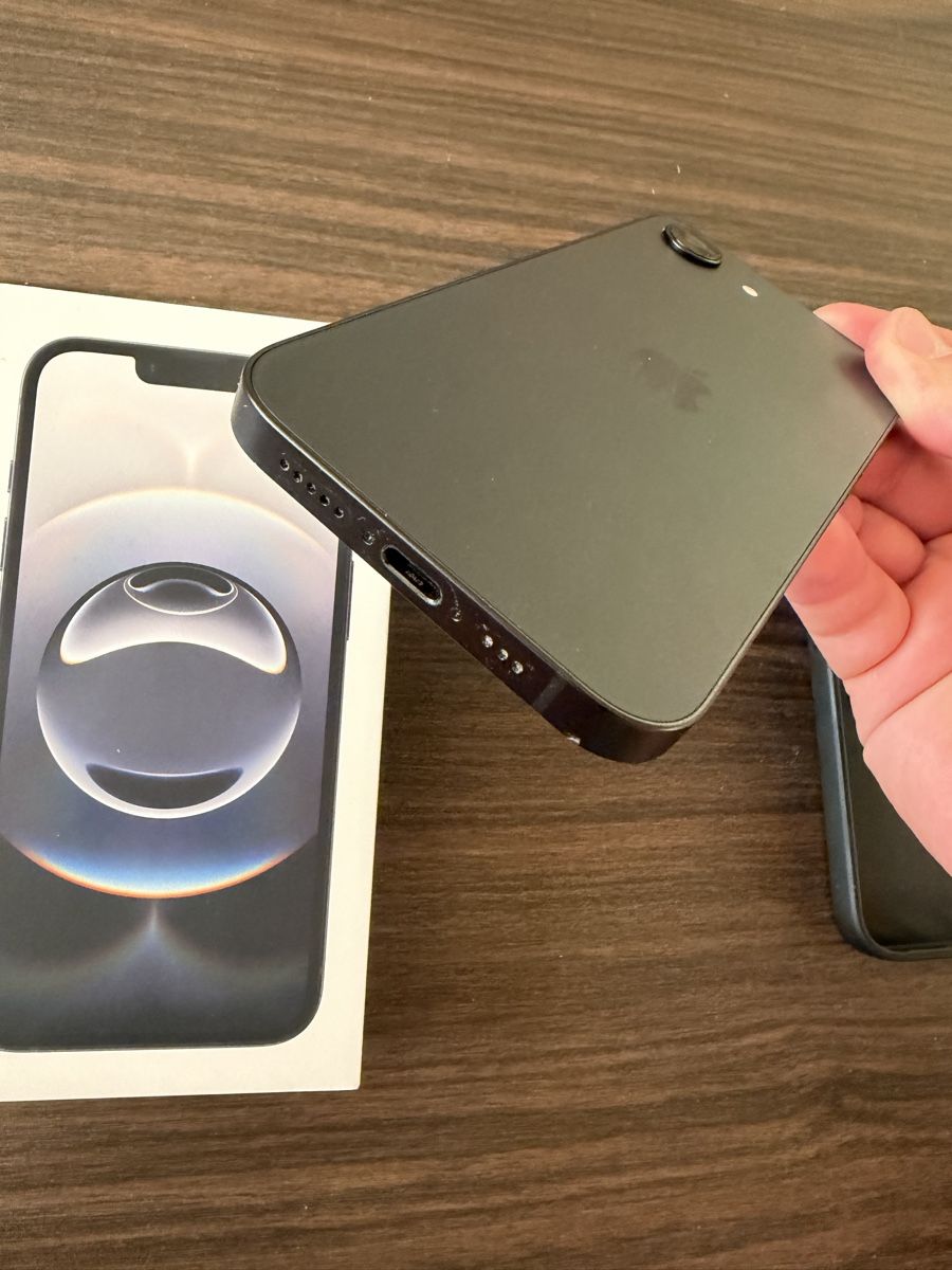 Apple Telefoni cellulari / Smartphones: iPhone 16e 256GB – Usato da Courtion venduto da swi_q2n2 1