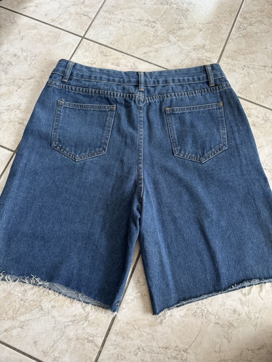 Jeans: SHEIN pantaloncini corti  – Nuovo (secondo la descrizione) da Stabio venduto da mir_fer 1