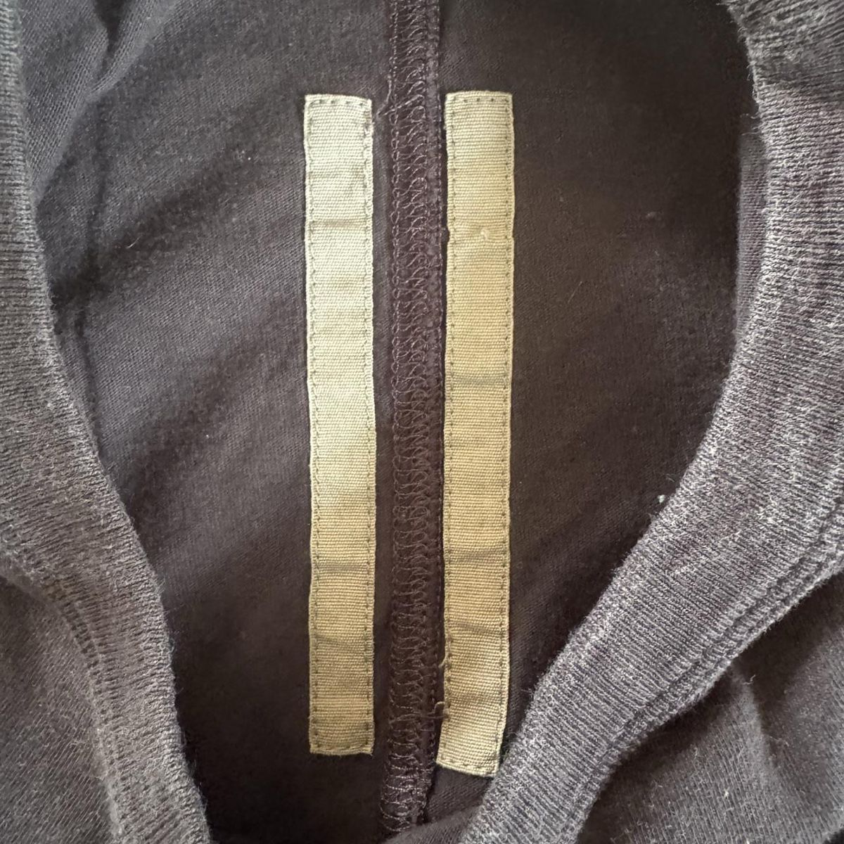 Rick Owens T-shirt: Rick Owens Basic Short-Sleeved T-Shirt Long – Usato da Niederbüren venduto da rubenpeterbuchli 1