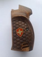 Nussbaum Griffschalen für die Sig P210 mit Daumenauflage 