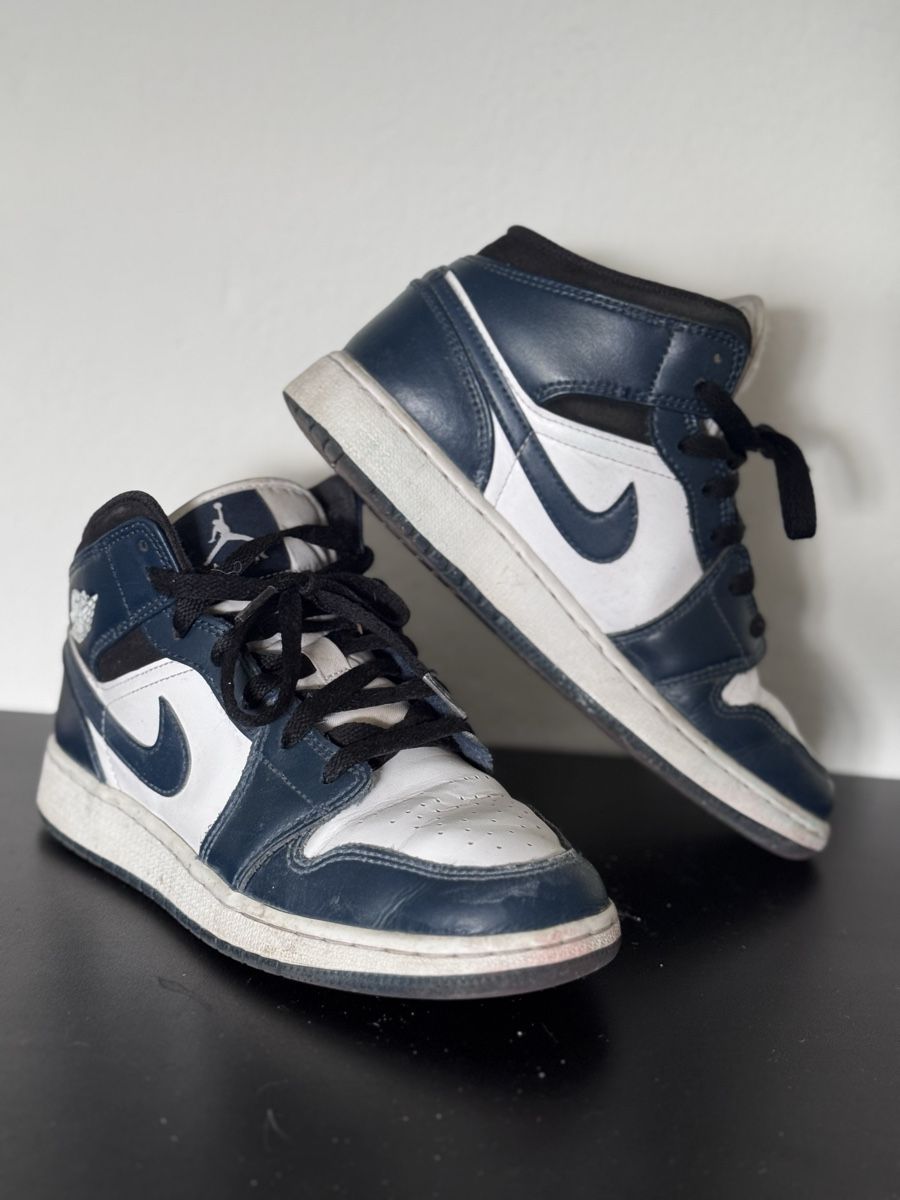 Jordan Scarpe da uomo: Jordan 1 Mid, Navy Blau/Weiss, Gr. 37.5 – Usato da Grüningen venduto da stellagolightly
