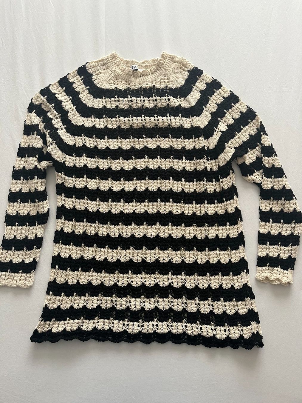 Zara Maglioni & Felpe: Damen Pullover Zara Grösse S beige/schwarz gestreift – Usato da Jona venduto da Flexer02 1