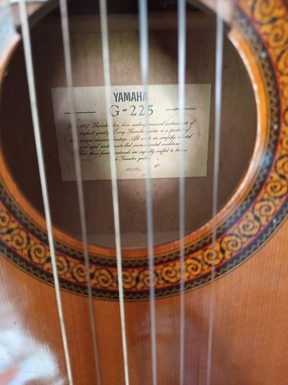 Yamaha Strumenti musicali: Yamaha G-225 Konzertgitarre. – Usato da Basel venduto da Petergunn 1