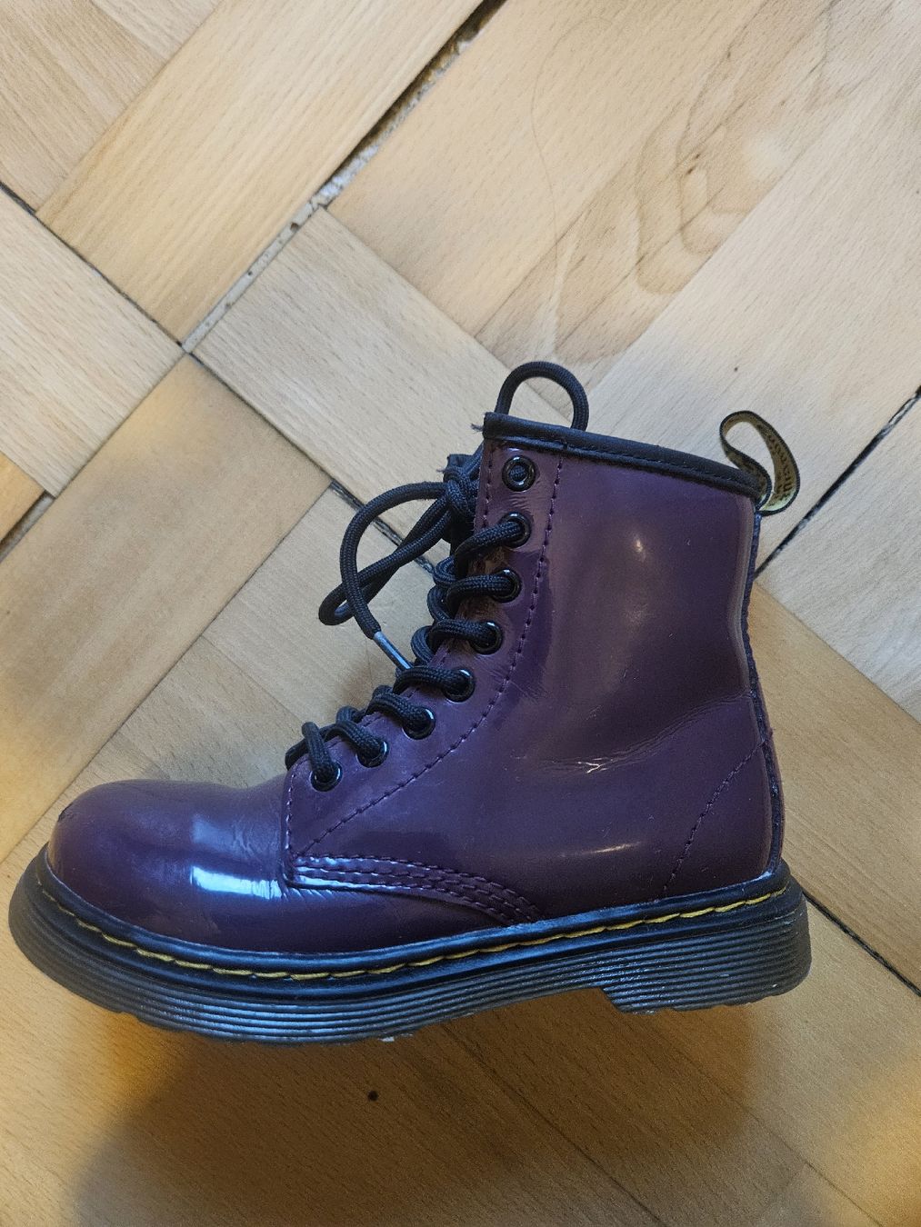 Dr. Martens Scarpe per ragazze: Dr. Martens Lack Kinderstiefel, Gr. 28 – Usato da Biel/Bienne venduto da pisabu 1