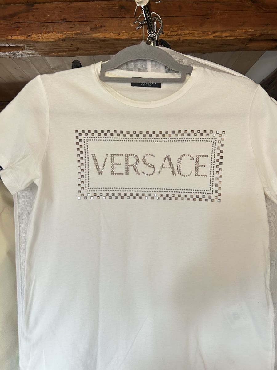 Versace Top: Versace Cotton T-Shirt – Usato da St.Josefen venduto da lop_lh8d 1