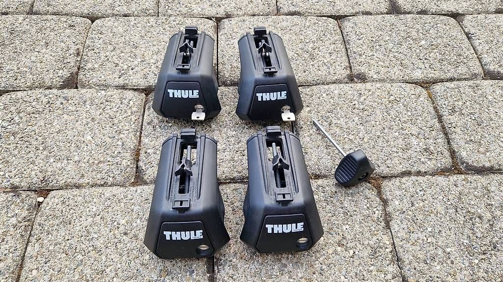 Portapacchi: Thule Evo Raised Rail 710400. Optional Thule WingBar Evo 118 – Usato da Niederhasli venduto da Andrea.Kast