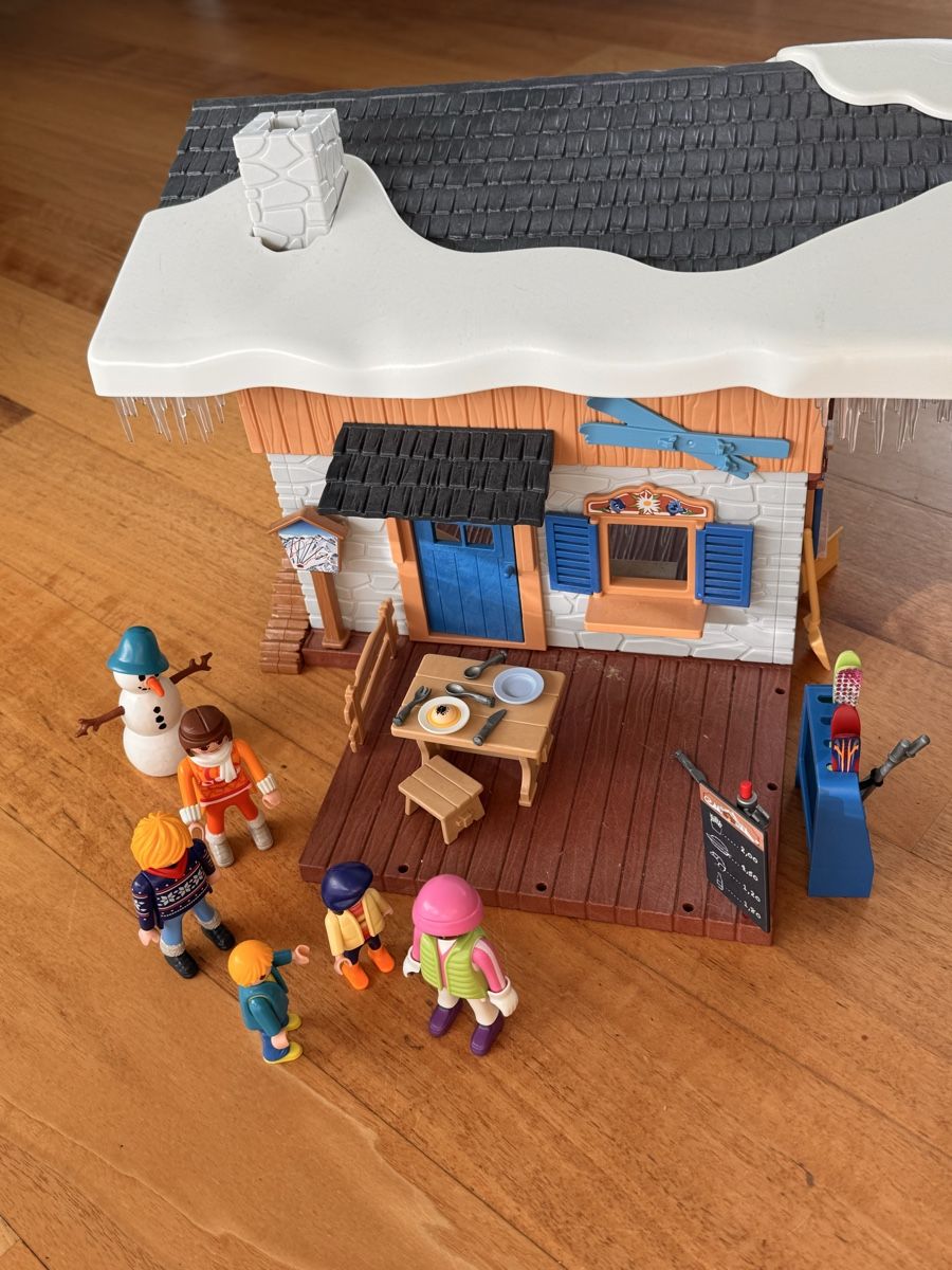 Playmobil Spielzeuge: Playmobil Skihütte – Gebraucht aus Schliern b. Köniz von Eitschei76