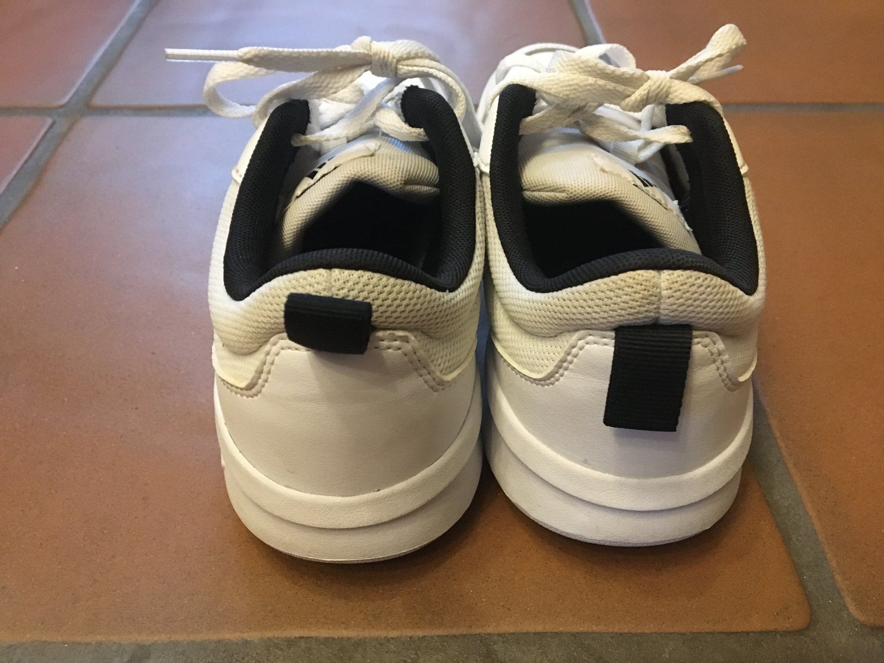 Adidas Scarpe da uomo: Turnschuhe Adidas Grösse 38 2/3 – Usato da Rechthalten venduto da Cheech2 4