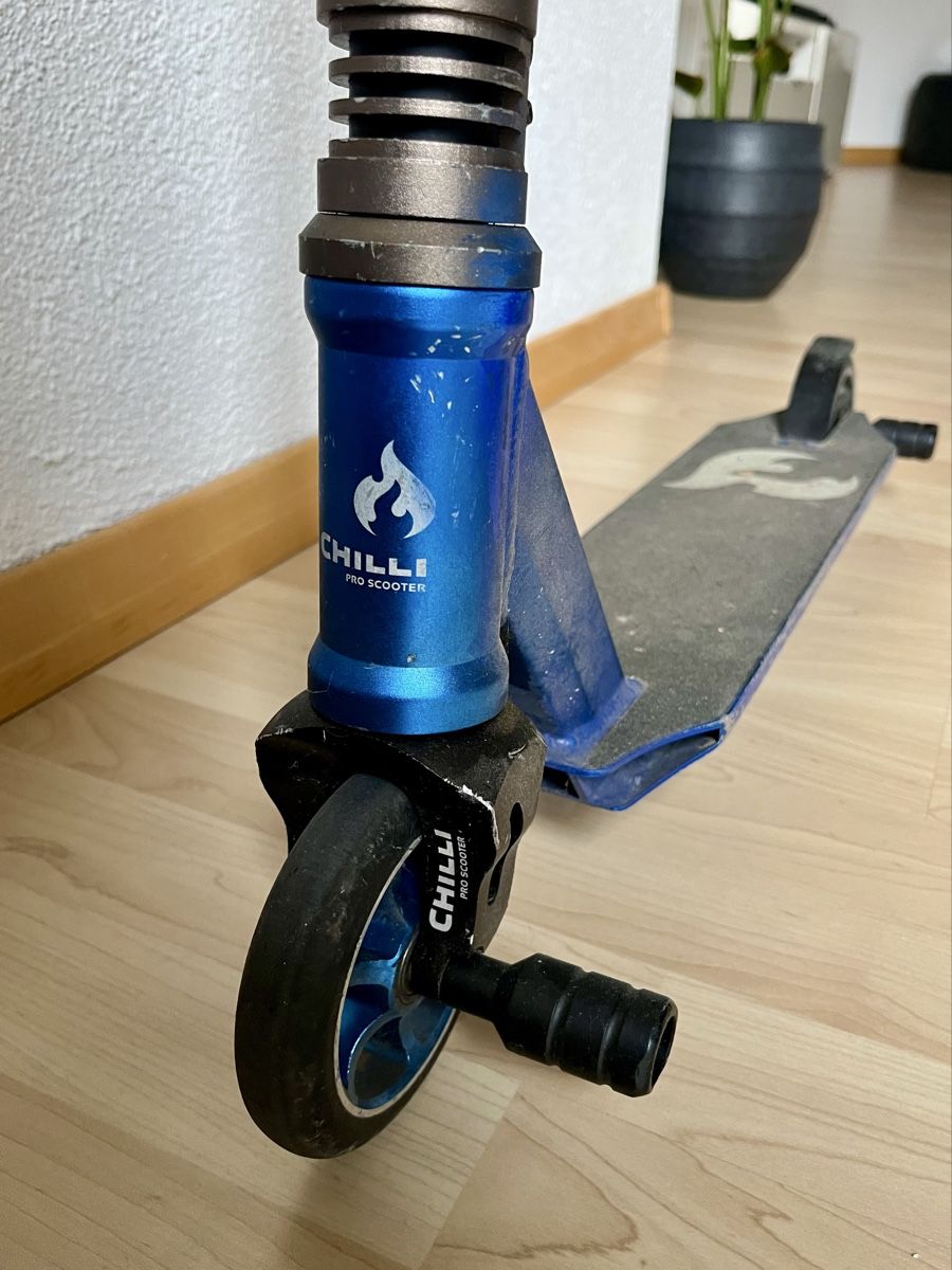 Chilli Kickboard: Chili Pro Scooter Dunkelblau gebraucht – Gebraucht aus Hombrechtikon von Julien_zrh 2