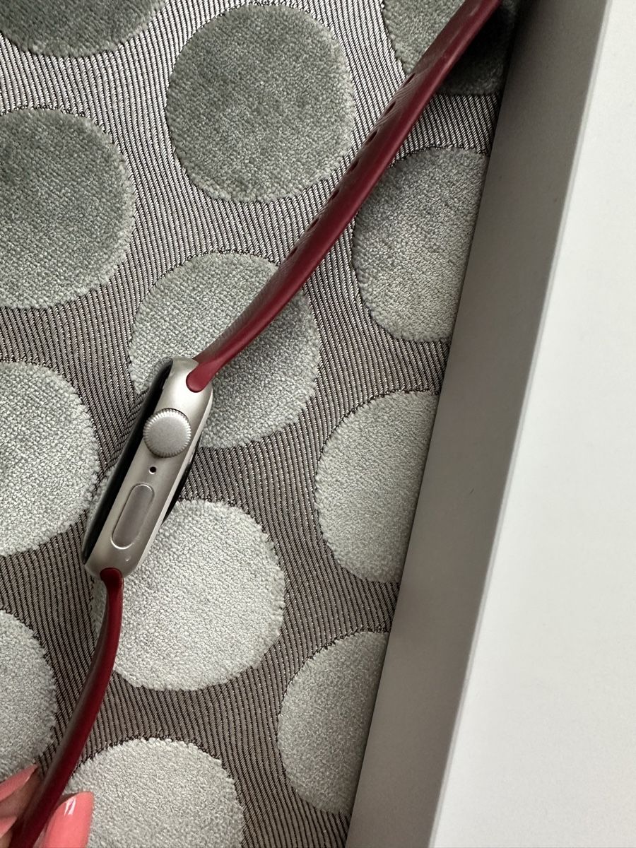 Apple Smartwatch: Apple Watch SE 2nd Gen 40 MM Starlight – Usato da Kilchberg venduto da AK_KB 2