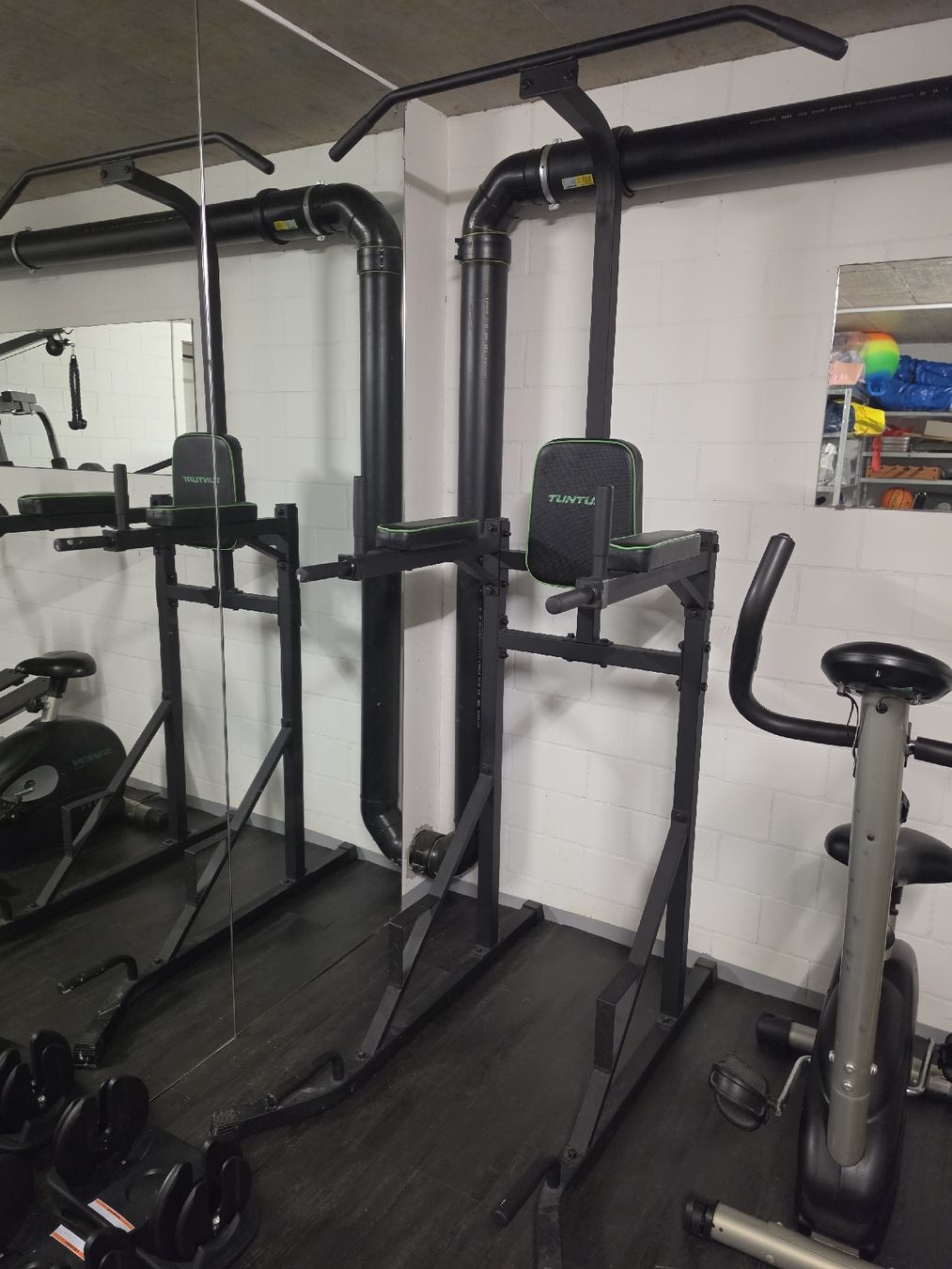 Vélos d'appartement:  Klimmzugstation Kraftstation – D'occasion à Büsserach par Divina86 1