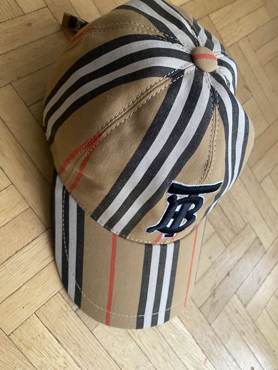 Hüte, Mützen & Caps: Burberry hat unisex – Neu (gemäss Beschreibung) aus St-Sulpice VD von dan_lzz7