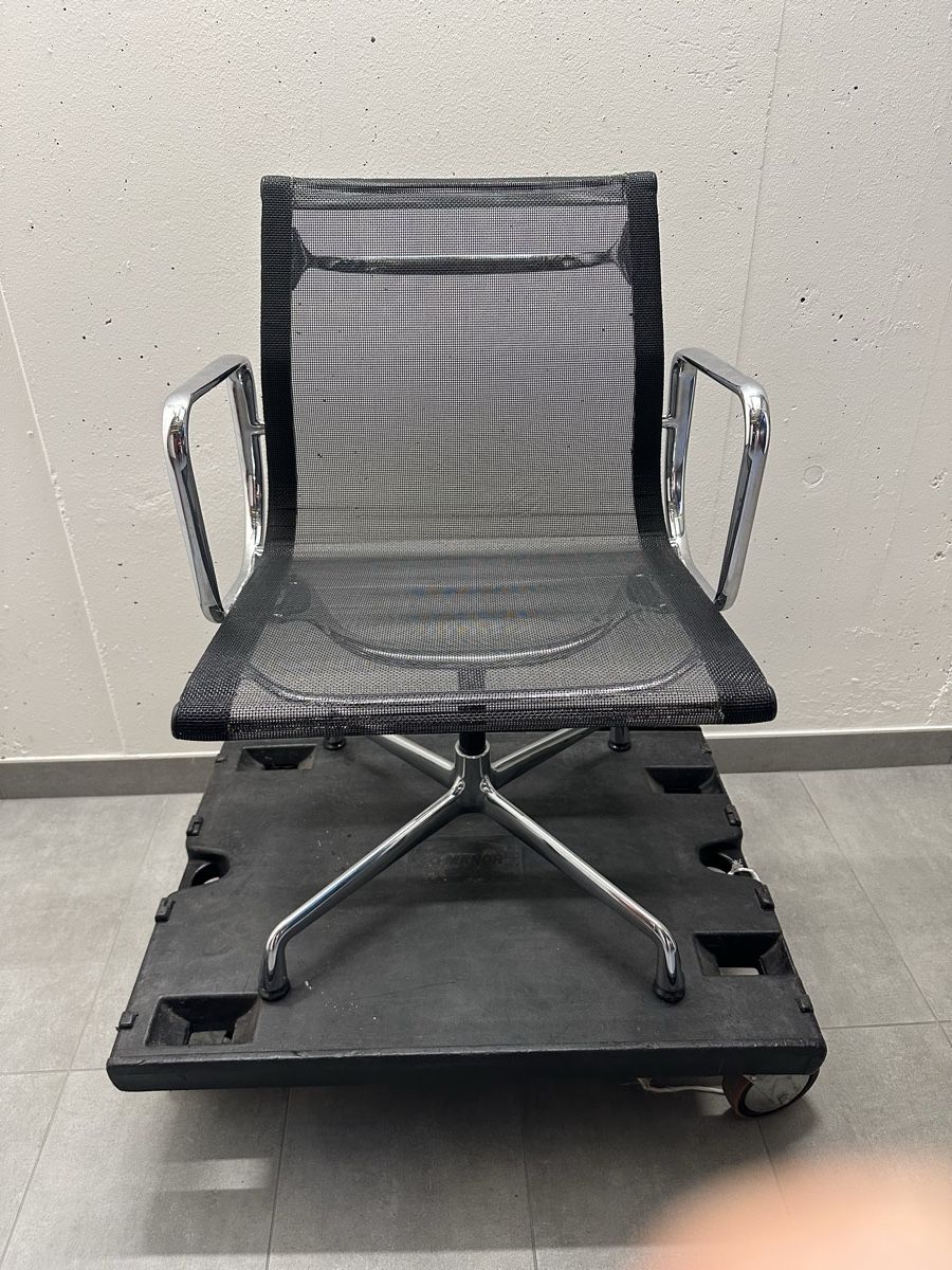 Eames Sedie: Vitra – Usato da Versoix venduto da shahrokh_tabrizi