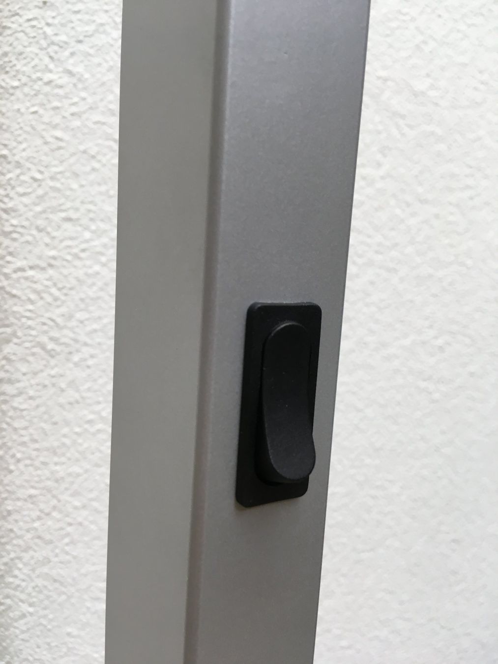 Lampade: Standleuchte mit autom. An- und Ausschaltsensor, dimmbar! – Usato da Schaffhausen venduto da Schweizerschatzkiste 2