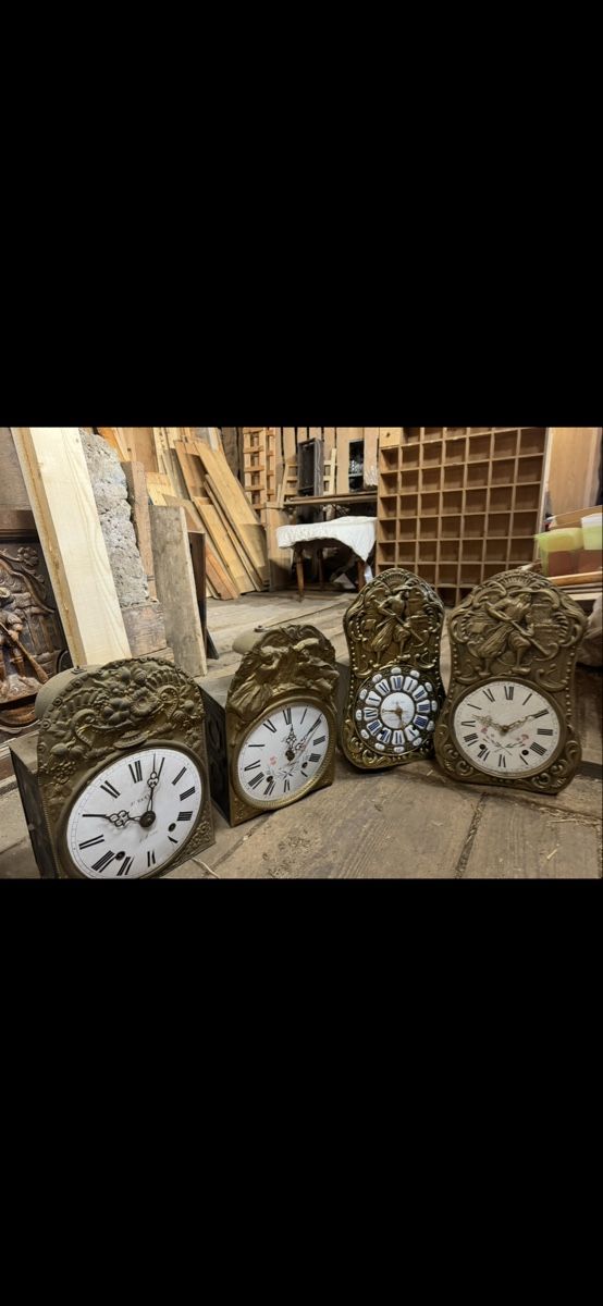 Orologi da terra & Orologi da parete: Horloges comptoises anciennes – Usato da Vésenaz venduto da Angela.C3 3