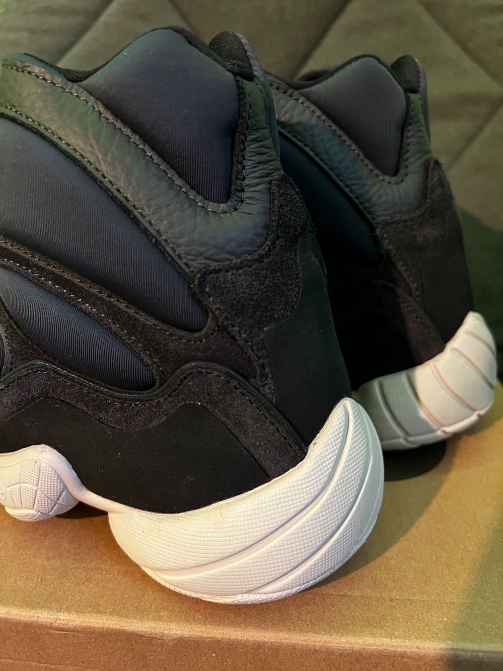 Adidas Scarpe da uomo: Yeezy 500 High Gr. 43 – Nuovo e nell'imballaggio originale da Allschwil venduto da GrenzWert 2