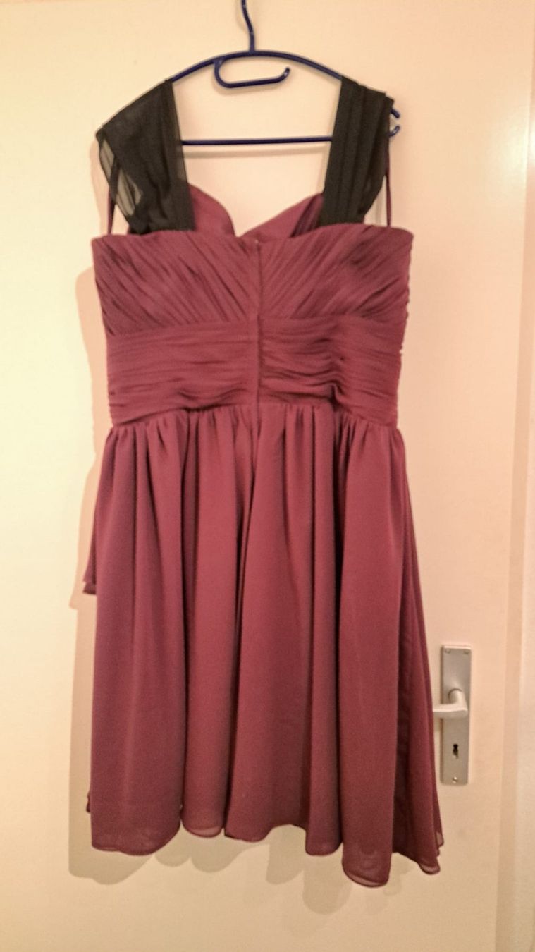Kleider: Weinrotes Abendkleid – Gebraucht aus Waltenschwil von Catlady 1