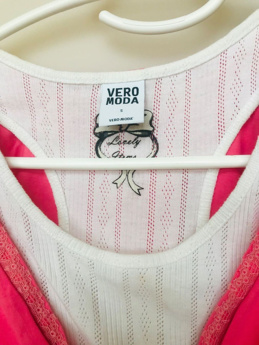 Vero Moda T-shirt: T-shirt Vero Moda – Usato da Belmont-sur-Lausanne venduto da chu_vxf5 1