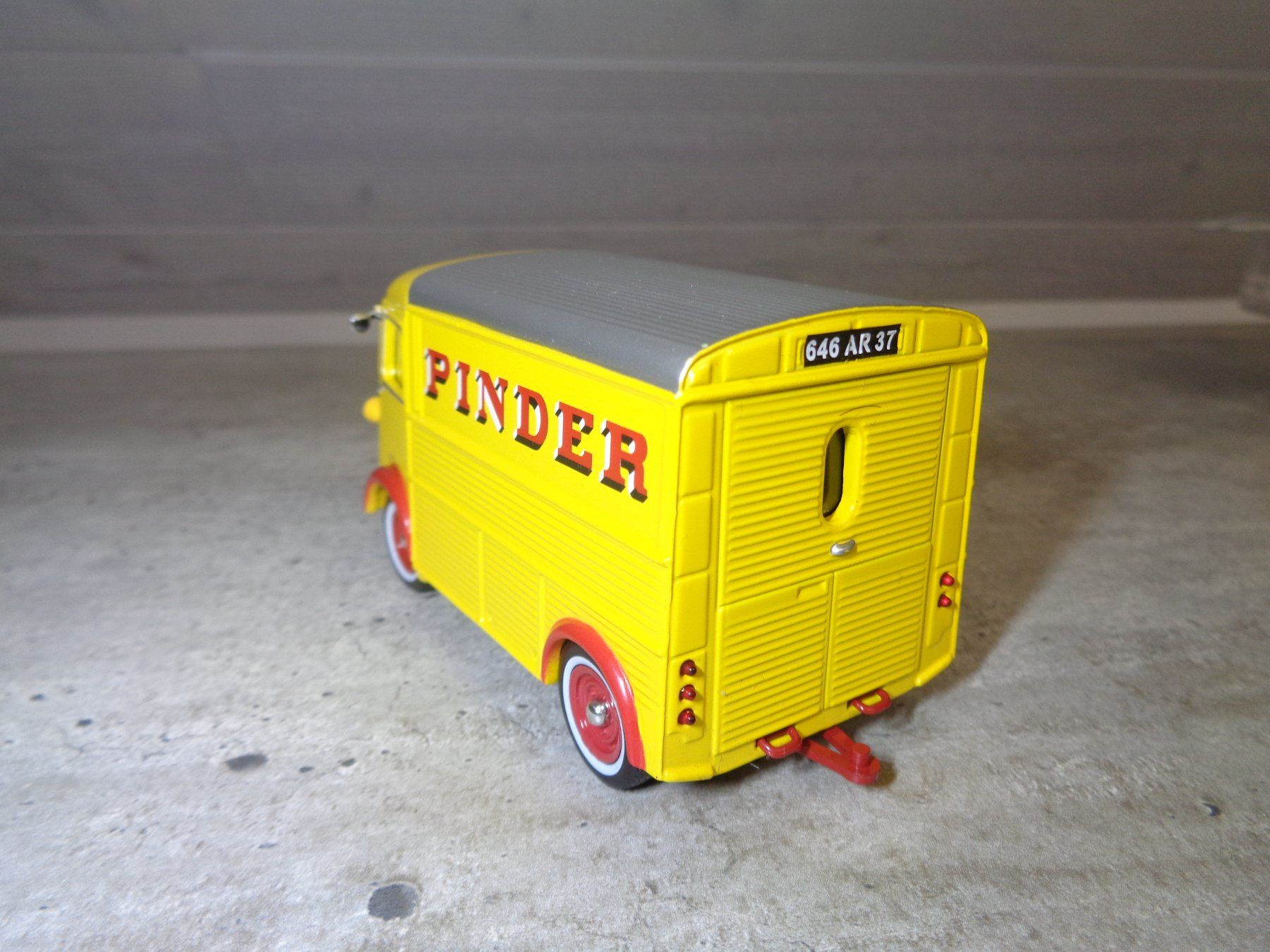 Citroën Modellini d'auto: Altaya 1:43 Cirque Pinder Citroën Type H – Nuovo (secondo la descrizione) da Reconvilier venduto da rallycar 3
