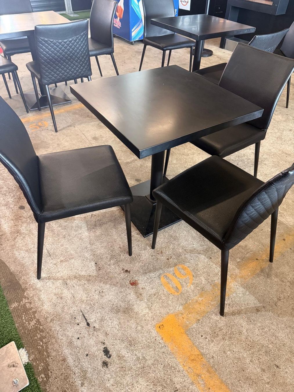Set di tavolo e panche: Tisch und Stühle – Usato da Bachenbülach venduto da inf_ltq6 2