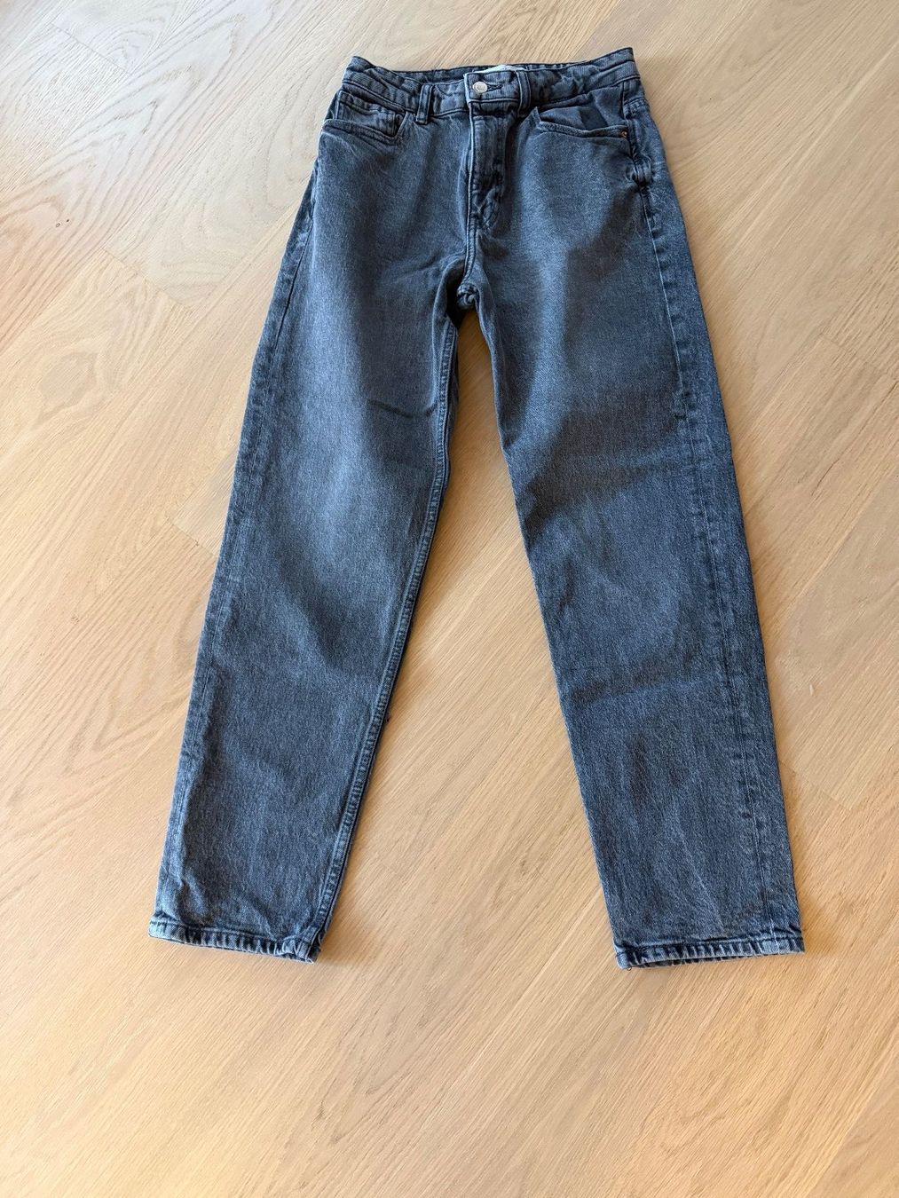 Zara Jeans: Zara Jeans, Grösse 36 – D'occasion à Bonstetten par Savannah7