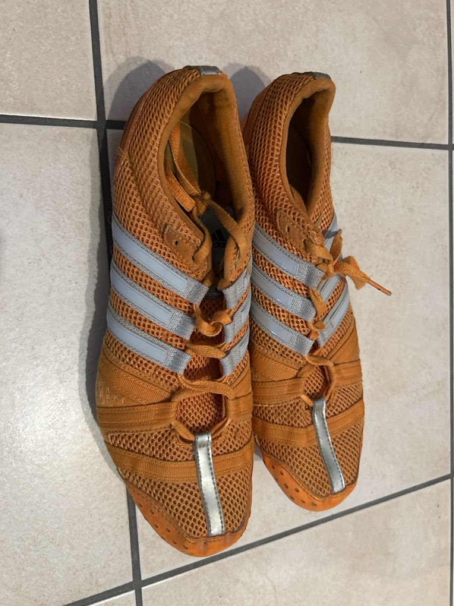 Adidas Damenschuhe: Adidas Spikes – Gebraucht aus Gamprin von chocoly03