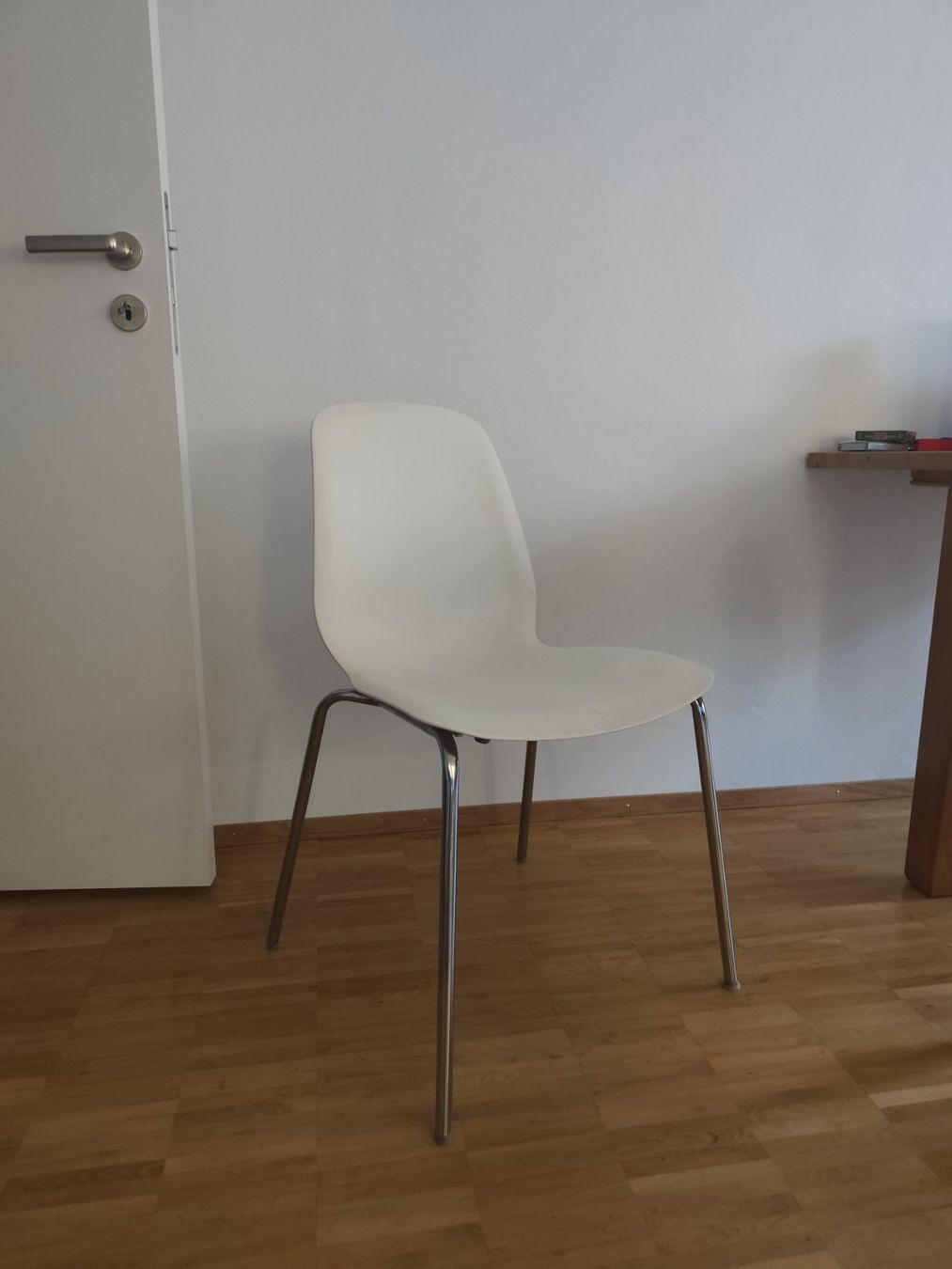 Ikea Stühle: Stapelstühle weiss Metallgestell 4 Stck – Gebraucht aus Zürich von Jana_F 2
