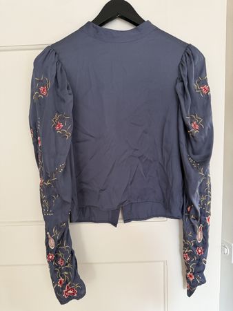H&M Bluse mit Stickerei blau langarm gebraucht