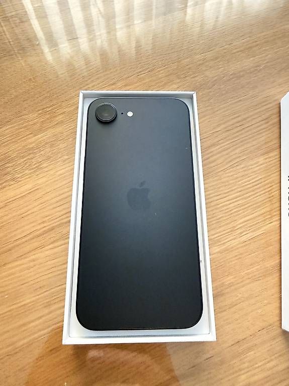 Apple Portables: iPhone 17e black 256 GB – Neuf avec emballage d'origine à Cugy VD par MrBeRa 3