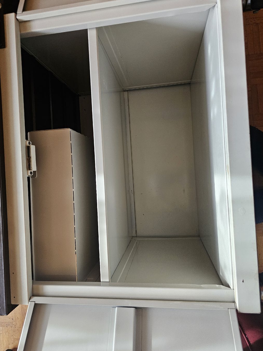 Eléments de bureau: meuble de bureau  – D'occasion à Yverdon-les-Bains par mancheacoulles 1