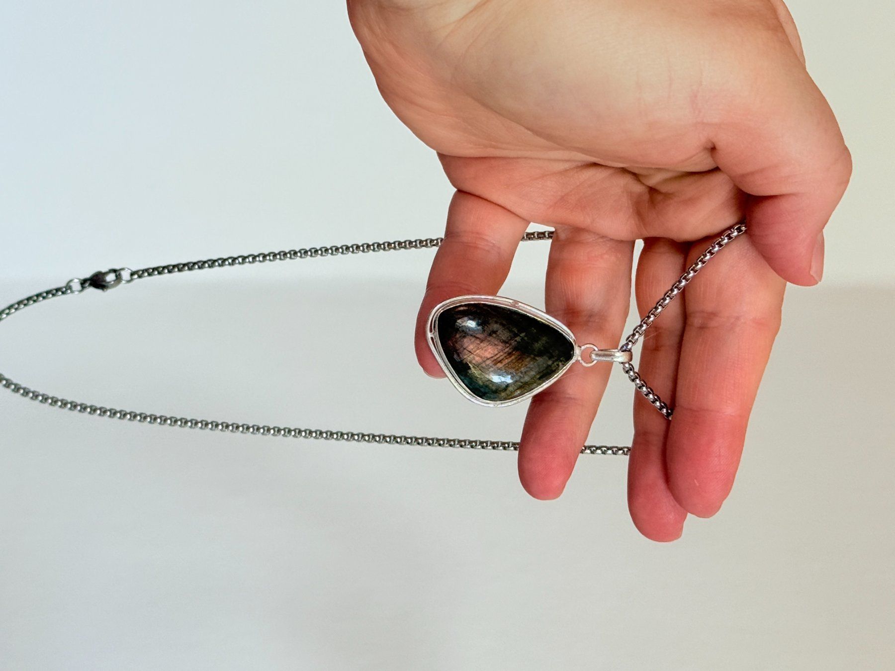 Ketten: Collier avec labradorite - Élégant & Naturel! – Neu und originalverpackt aus Genève von AWWA 8