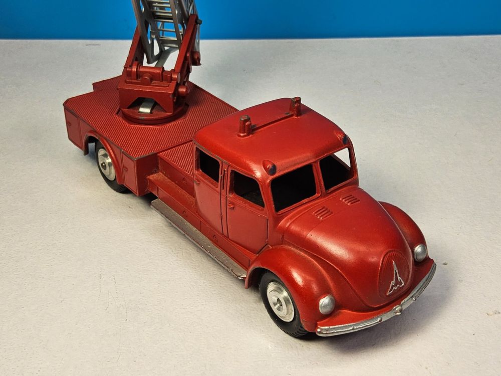 Märklin 1/43 Nr. 8023 Magirus Deutz Leiterwagen rot Feuerwehr #221