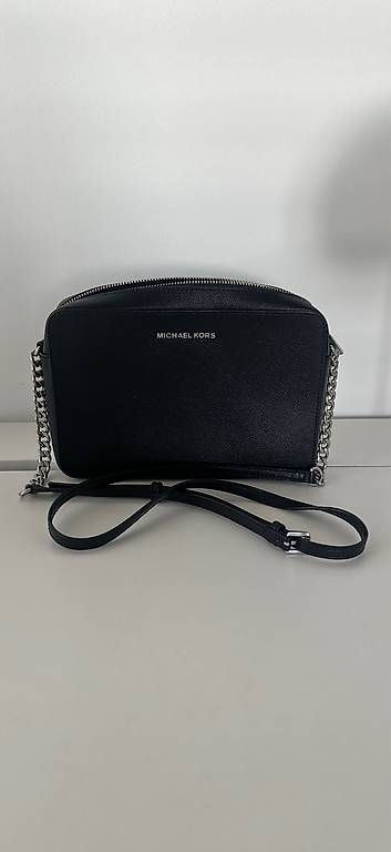 Taschen für Damen: Michael Kors Umhängetasche – Gebraucht aus Zürich von Lisa-