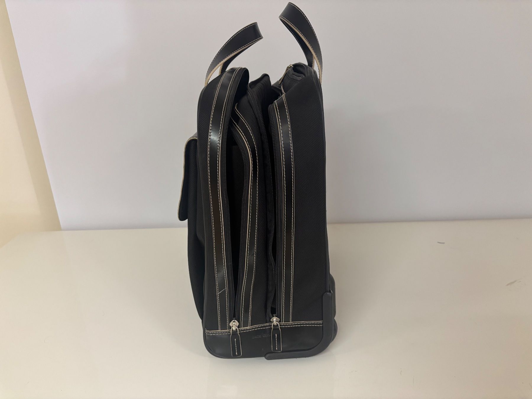 Valigie: Jack Georges Rollkoffer schwarz – Usato da Wettingen venduto da Wendemarket 2